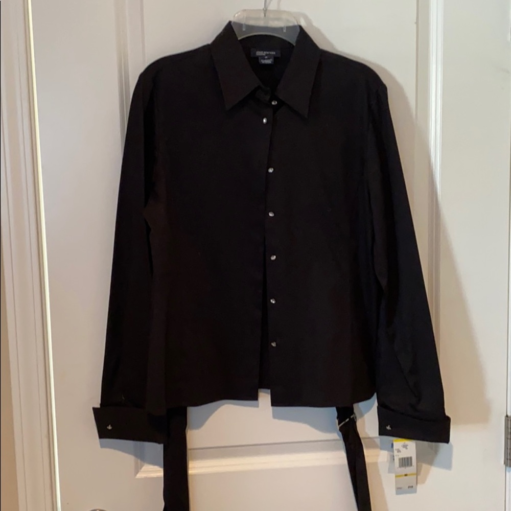 Jone of New York Black Blouse w/ Embellished Belt